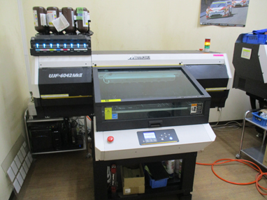 UFJ-605CⅡUV硬化インクジェットプリンタ写真